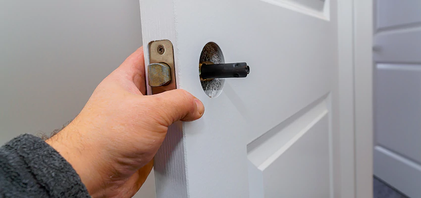 Nighttime Locksmith For Lock Repair in Malibu, CA
